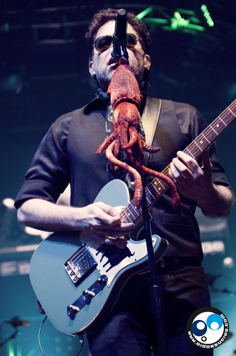 La lengua y honestidad de Calamaro en Caracas on the Rocks