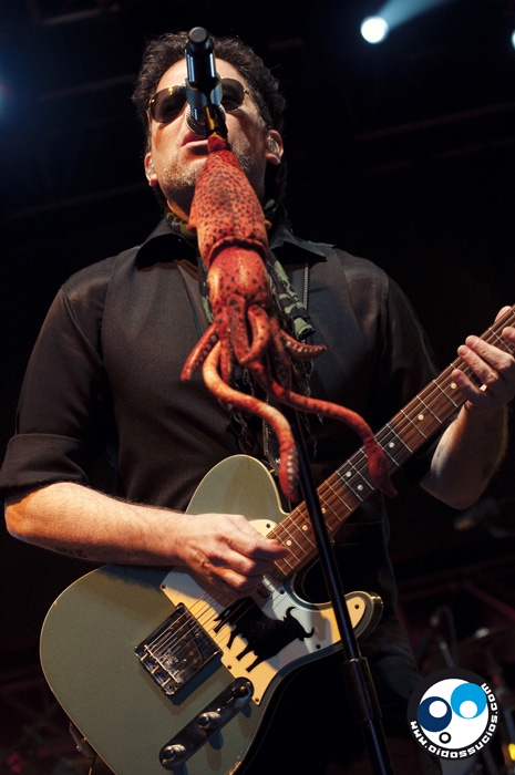 La lengua y honestidad de Calamaro en Caracas on the Rocks