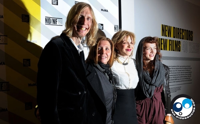 Los miembros originales de Hole se reúnen en la alfombra roja