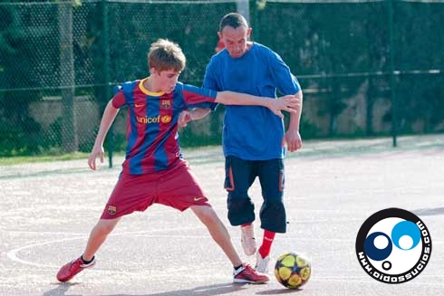 Video: Justin Bieber jugando fútbol en España con una camiseta del Barça