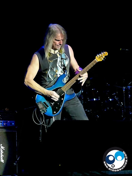 Satriani, Petrucci y Morse: 18 cuerdas que electrizaron la noche caraqueña