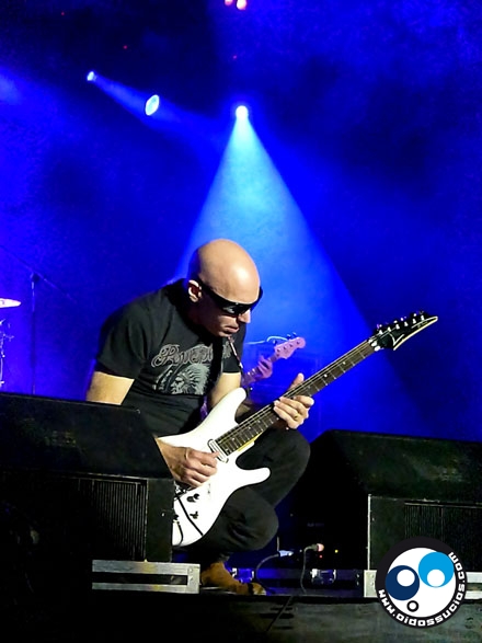 Satriani, Petrucci y Morse: 18 cuerdas que electrizaron la noche caraqueña