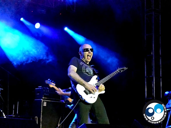 Satriani, Petrucci y Morse: 18 cuerdas que electrizaron la noche caraqueña