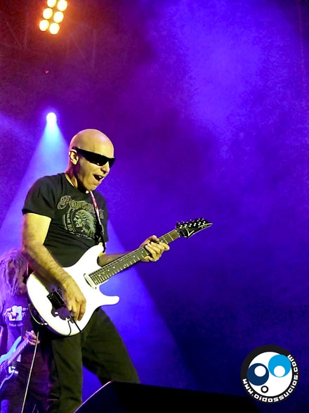 Satriani, Petrucci y Morse: 18 cuerdas que electrizaron la noche caraqueña