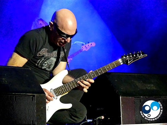 Satriani, Petrucci y Morse: 18 cuerdas que electrizaron la noche caraqueña