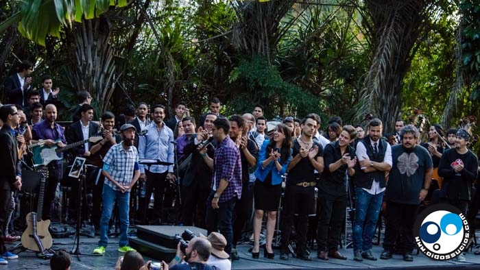 Corp Banca se llenó de músicos Locos Por La Paz (Fotos y reseña)